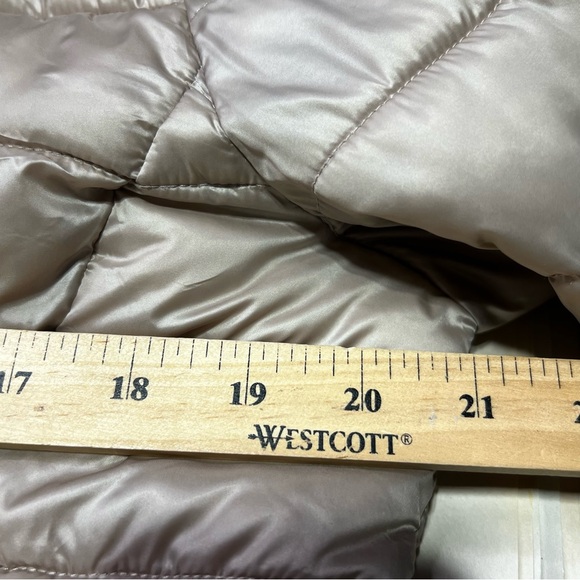 Calvin Klein Women's XL Champagne Packable Puffer Jacket - Picture 8 of 9